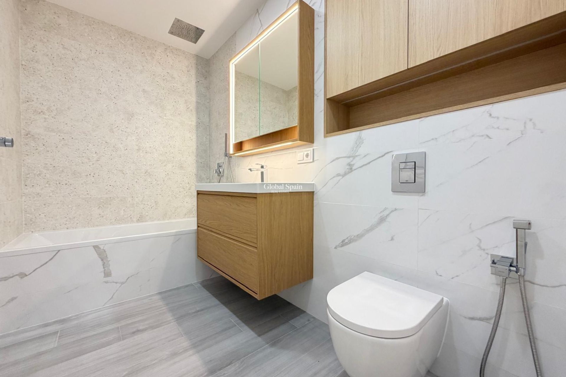 Revente - APPARTEMENT -
TORREVIEJA - Playa del Cura