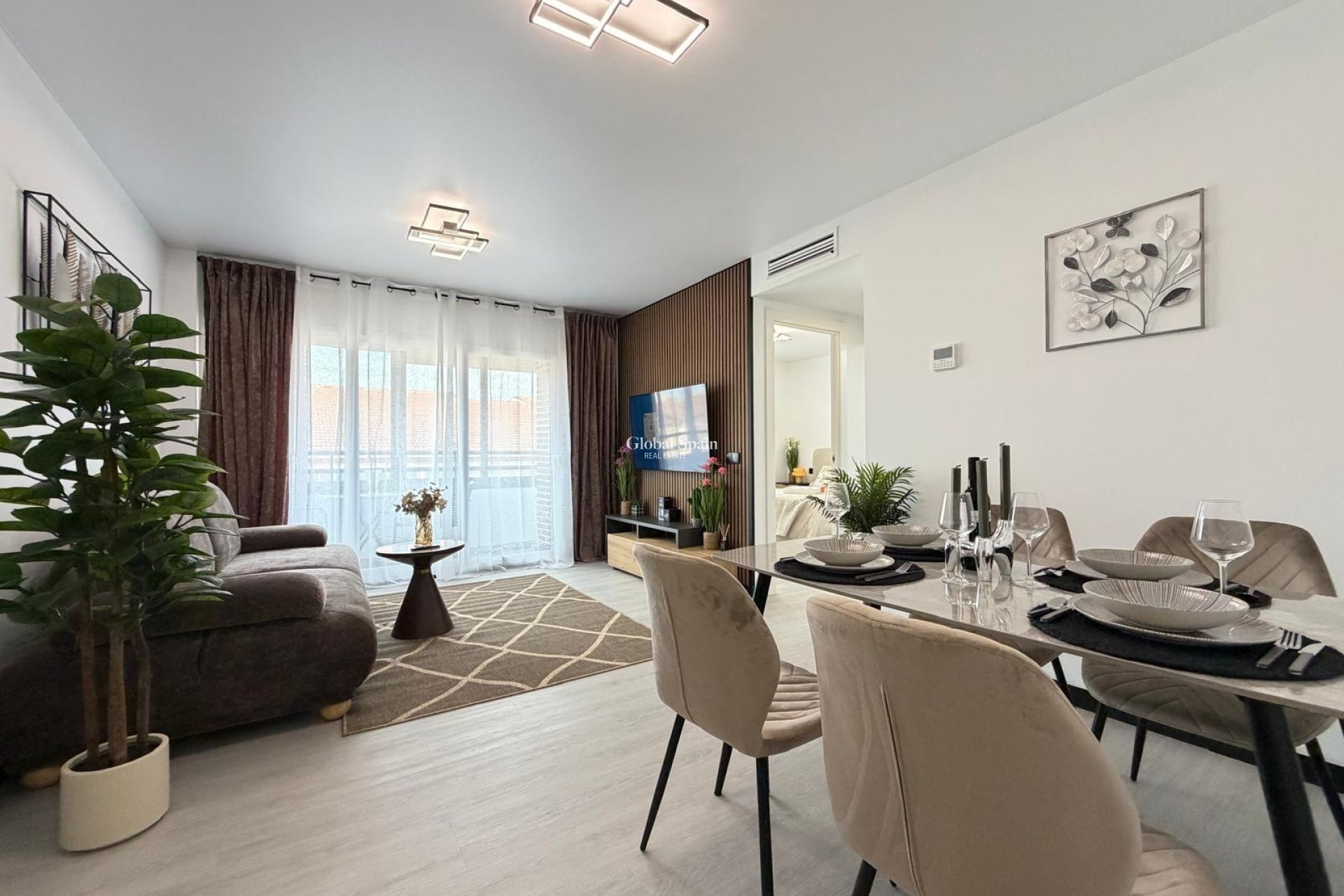 Revente - APPARTEMENT -
TORREVIEJA - Playa del Cura