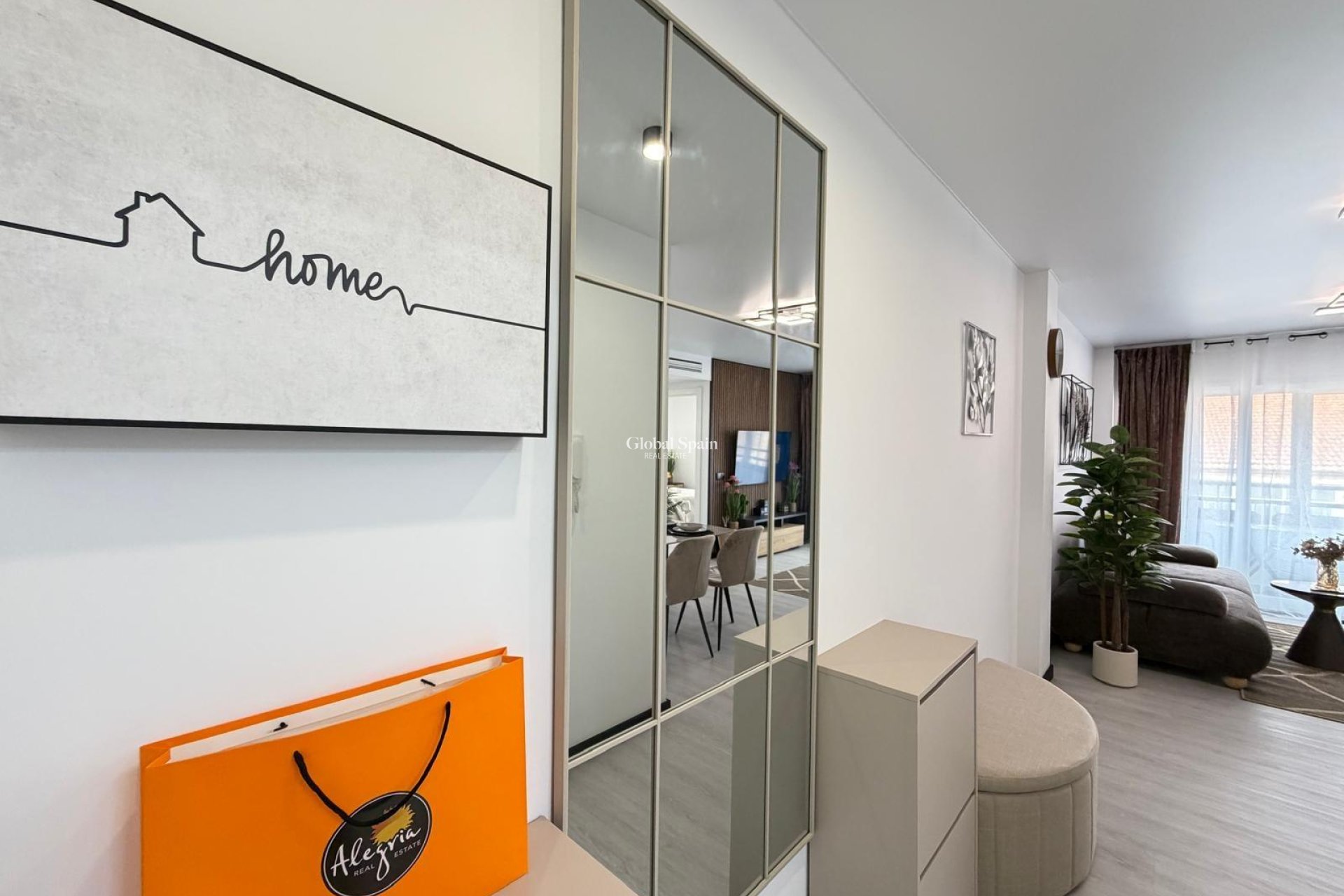 Revente - APPARTEMENT -
TORREVIEJA - Playa del Cura