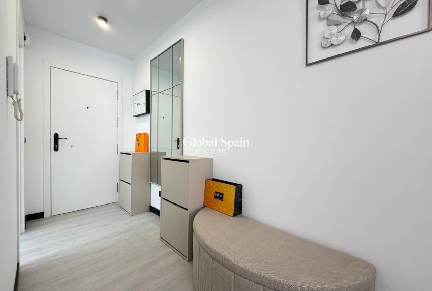 Revente - APPARTEMENT -
TORREVIEJA - Playa del Cura