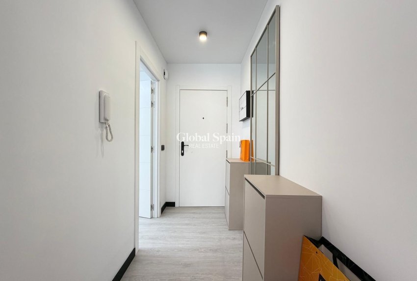 Revente - APPARTEMENT -
TORREVIEJA - Playa del Cura