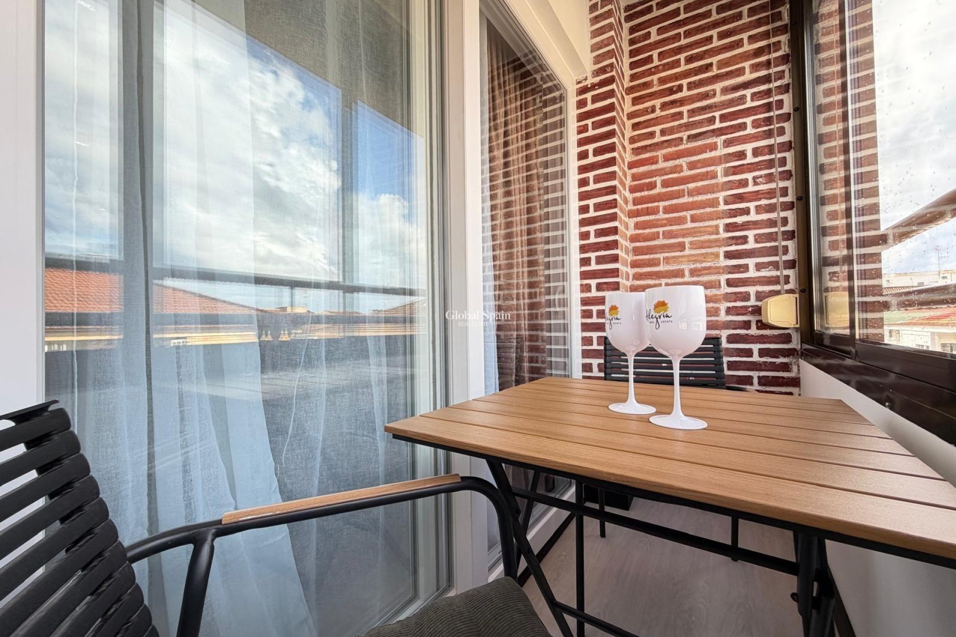 Revente - APPARTEMENT -
TORREVIEJA - Playa del Cura