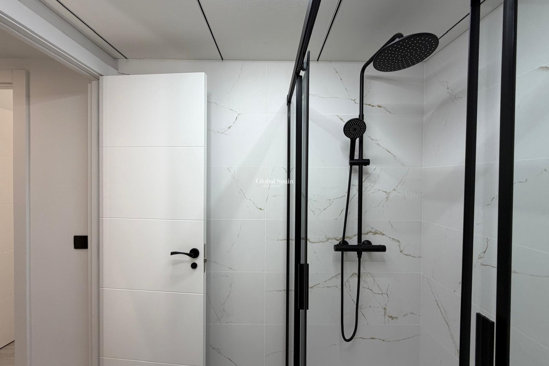 Revente - APPARTEMENT -
TORREVIEJA - Playa del Cura