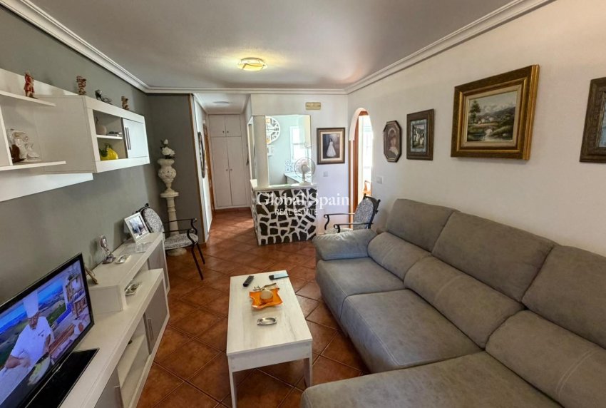 Revente - APPARTEMENT -
TORREVIEJA - Playa del Cura