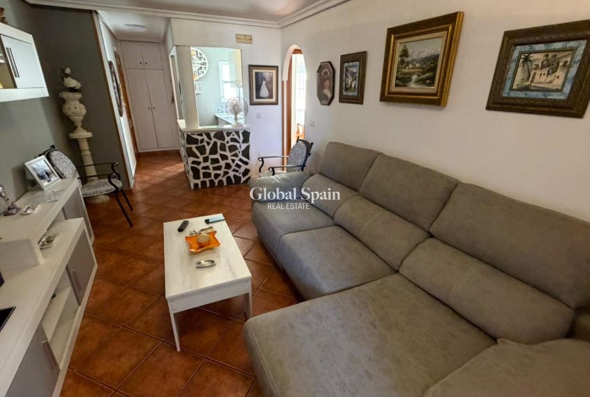 Revente - APPARTEMENT -
TORREVIEJA - Playa del Cura