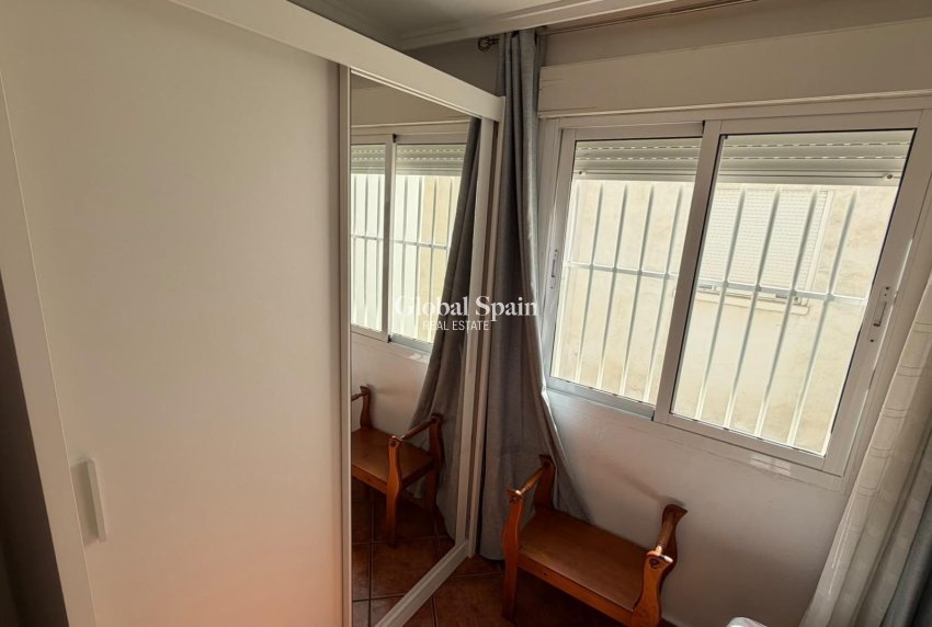 Revente - APPARTEMENT -
TORREVIEJA - Playa del Cura