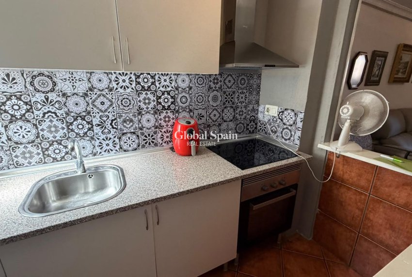 Revente - APPARTEMENT -
TORREVIEJA - Playa del Cura