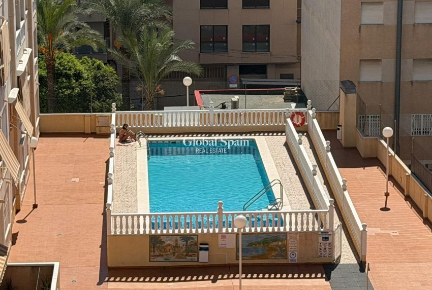 Revente - APPARTEMENT -
TORREVIEJA - Playa del Cura