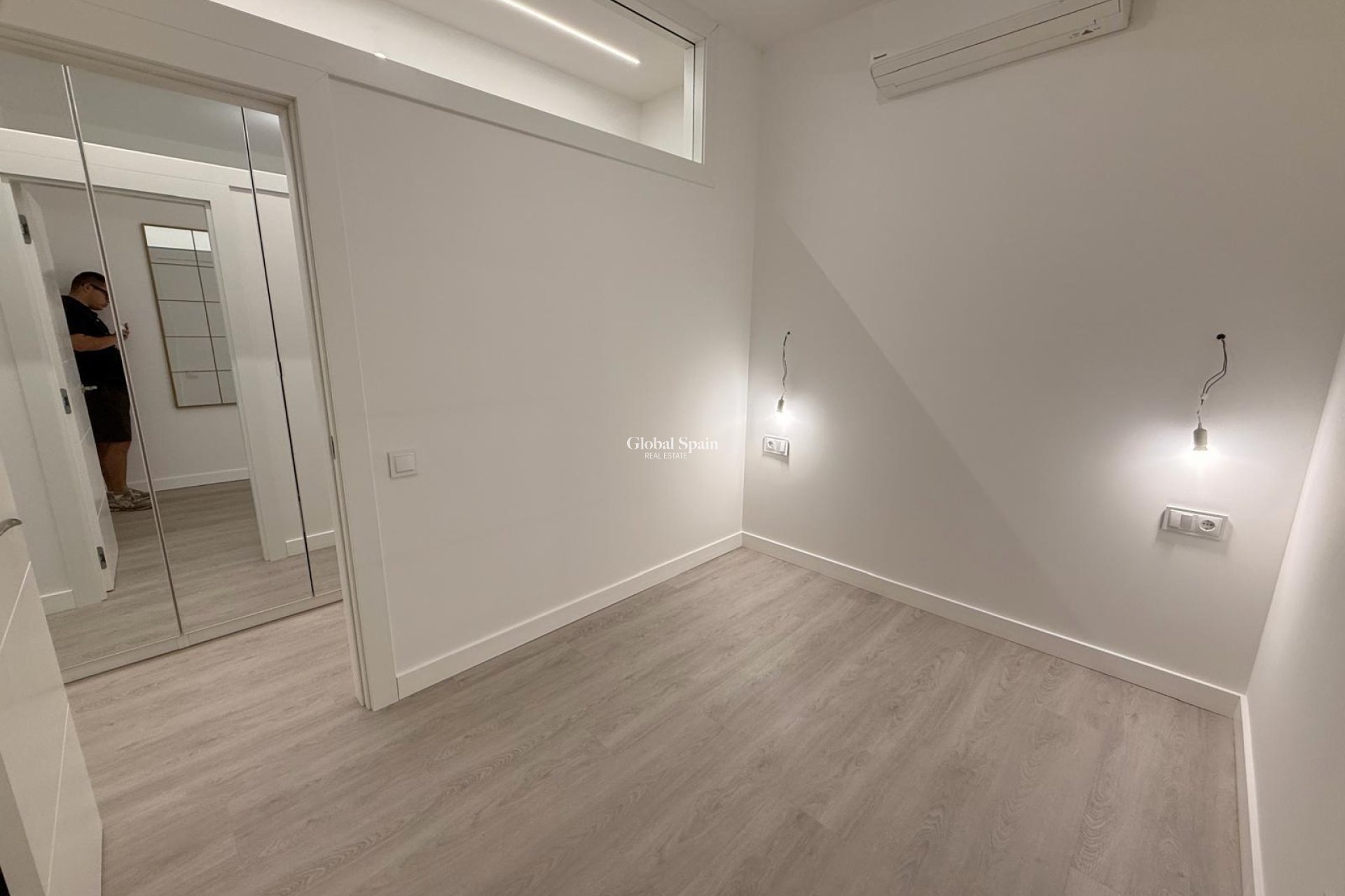 Revente - APPARTEMENT -
TORREVIEJA - Playa del Cura