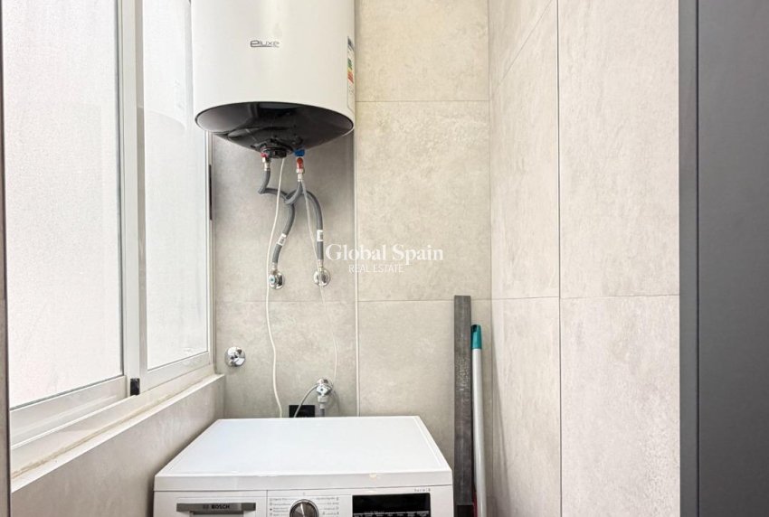 Revente - APPARTEMENT -
TORREVIEJA - Playa del Cura