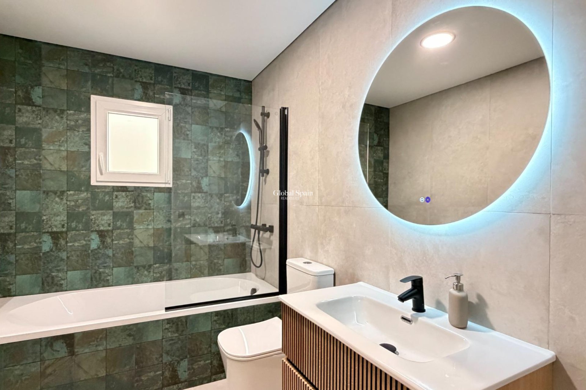 Revente - APPARTEMENT -
TORREVIEJA - Playa del Cura