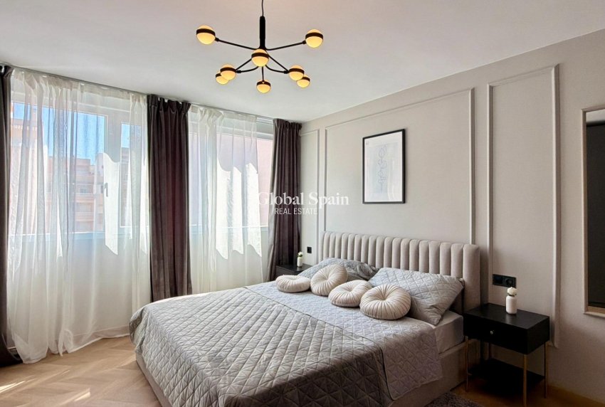 Revente - APPARTEMENT -
TORREVIEJA - Playa del Cura
