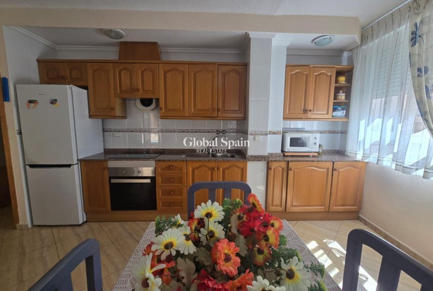 Revente - APPARTEMENT -
TORREVIEJA - Playa del Cura