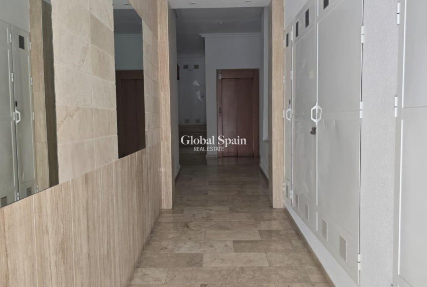 Revente - APPARTEMENT -
TORREVIEJA - Playa del Cura