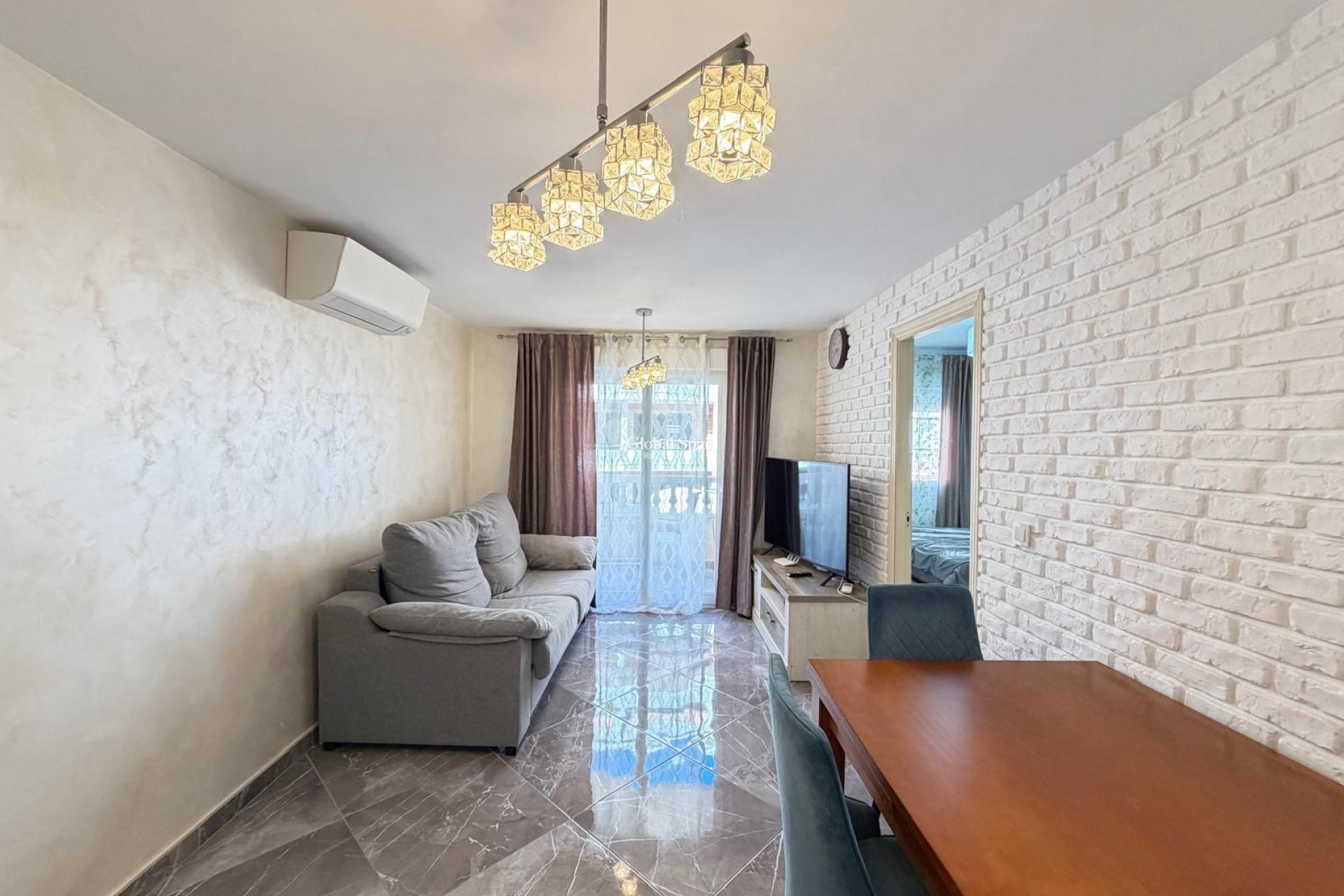 Revente - APPARTEMENT -
TORREVIEJA - Playa del Cura