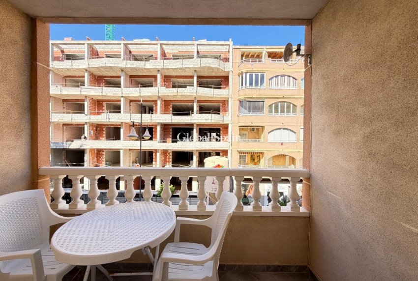 Revente - APPARTEMENT -
TORREVIEJA - Playa del Cura