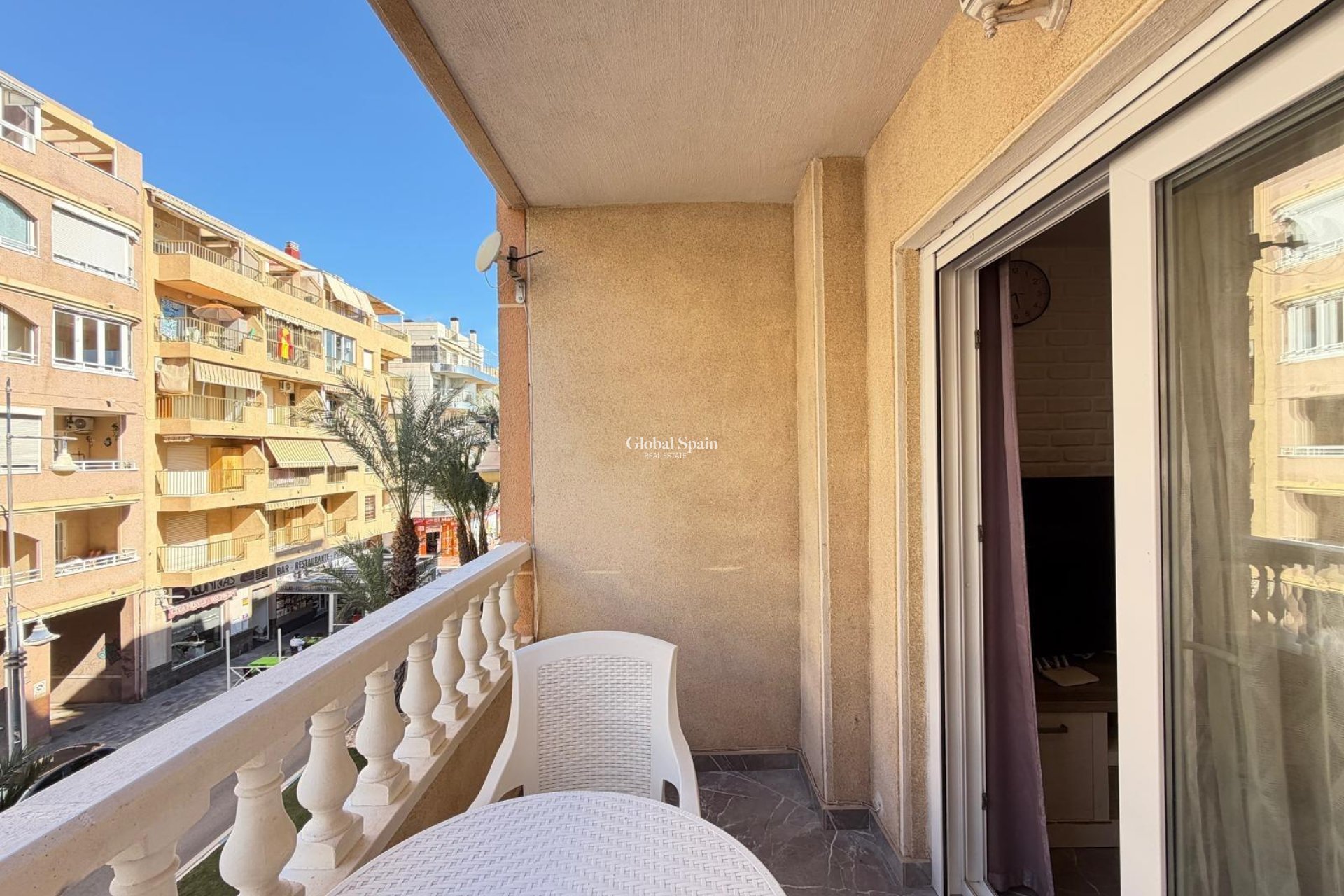 Revente - APPARTEMENT -
TORREVIEJA - Playa del Cura