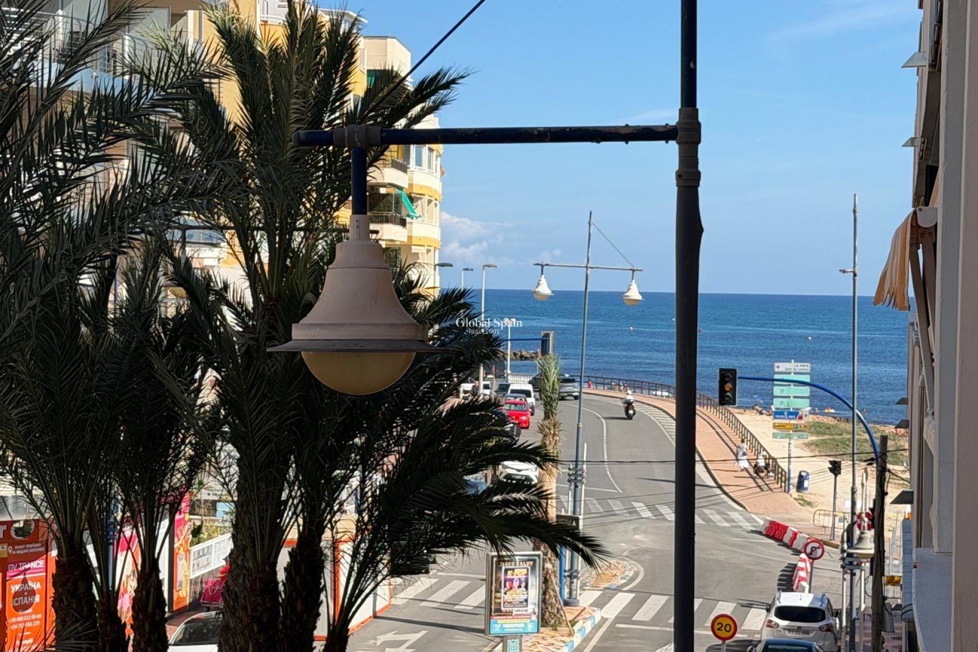 Revente - APPARTEMENT -
TORREVIEJA - Playa del Cura