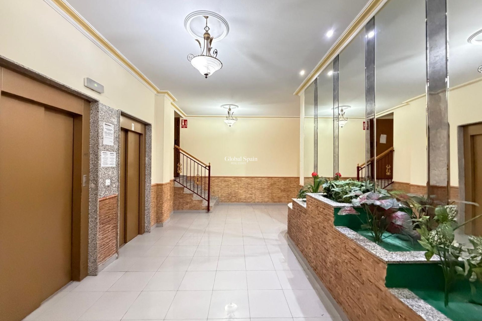 Revente - APPARTEMENT -
TORREVIEJA - Playa del Cura