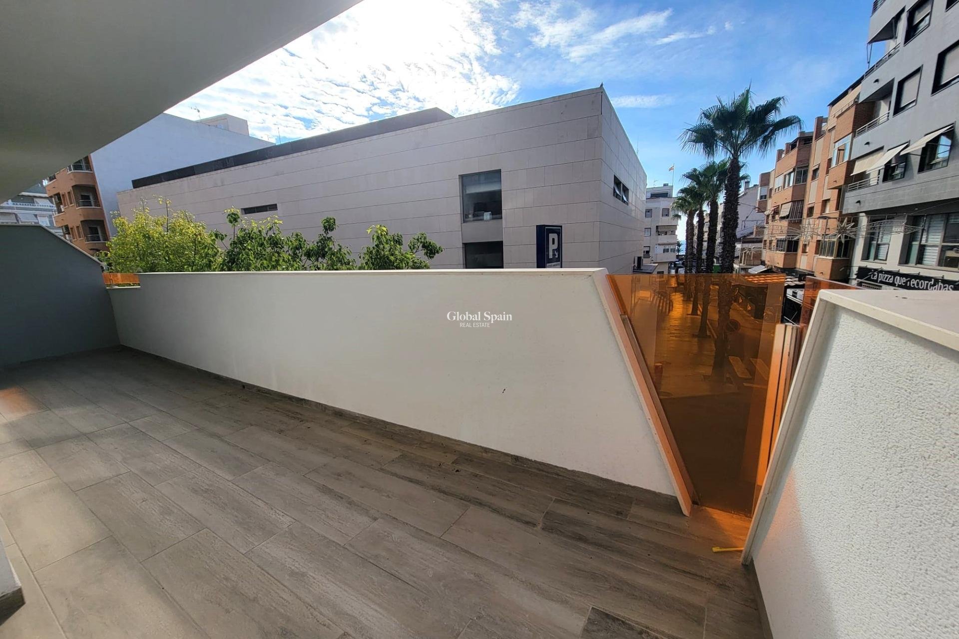 Revente - APPARTEMENT -
TORREVIEJA - Playa del Cura
