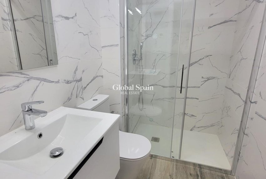 Revente - APPARTEMENT -
TORREVIEJA - Playa del Cura