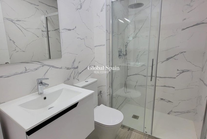 Revente - APPARTEMENT -
TORREVIEJA - Playa del Cura