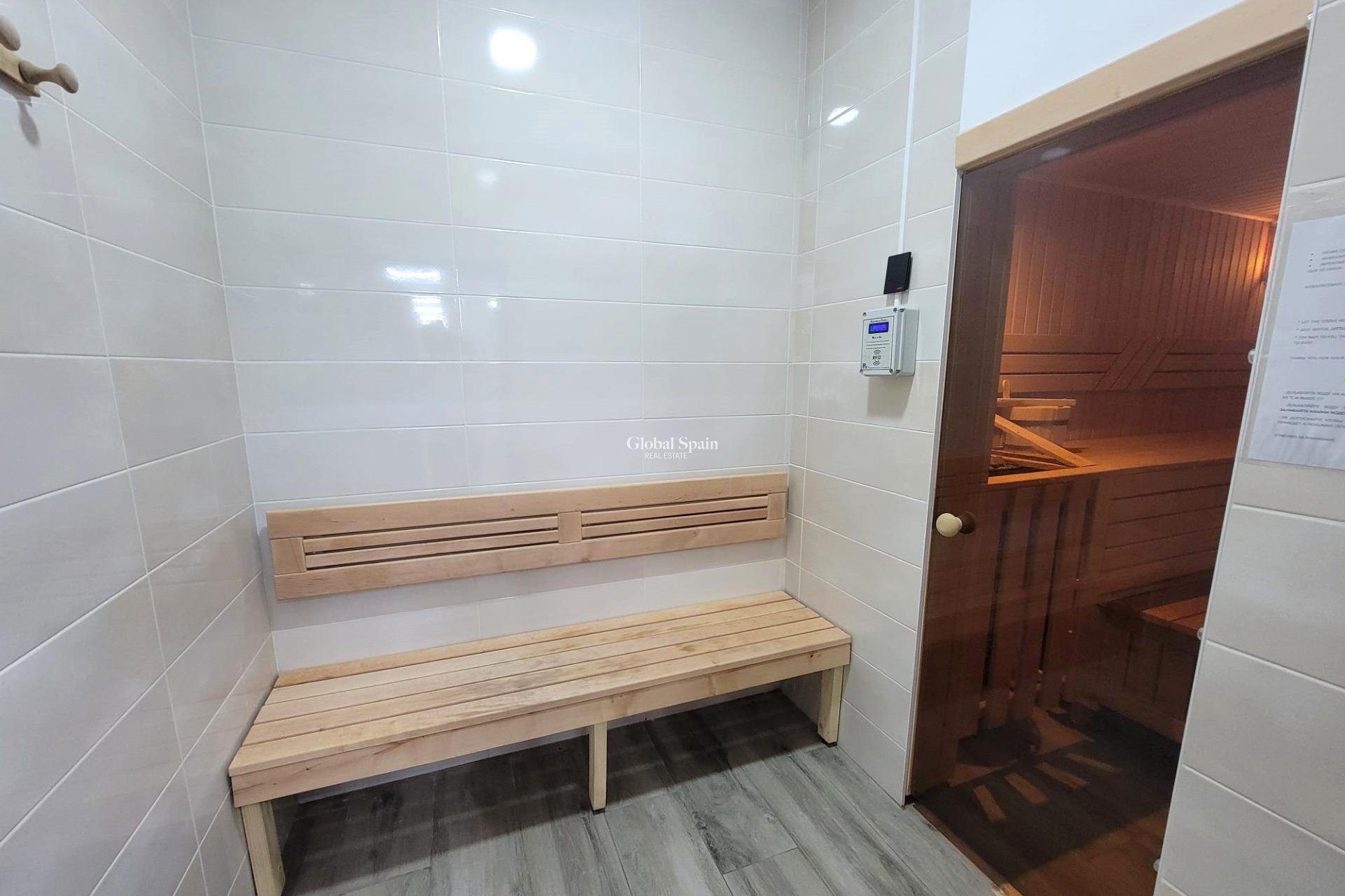 Revente - APPARTEMENT -
TORREVIEJA - Playa del Cura