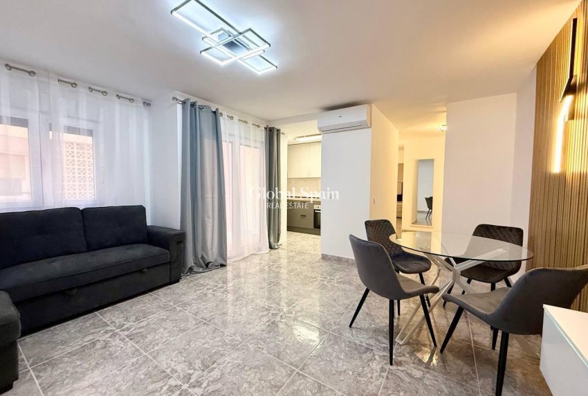 Revente - APPARTEMENT -
TORREVIEJA - Playa del Cura