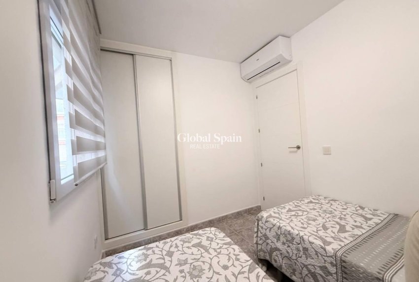 Revente - APPARTEMENT -
TORREVIEJA - Playa del Cura