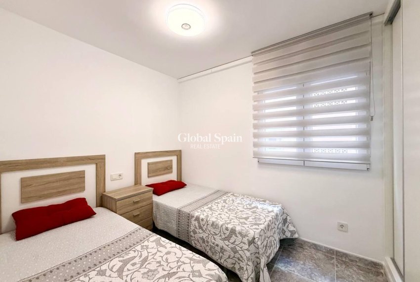 Revente - APPARTEMENT -
TORREVIEJA - Playa del Cura