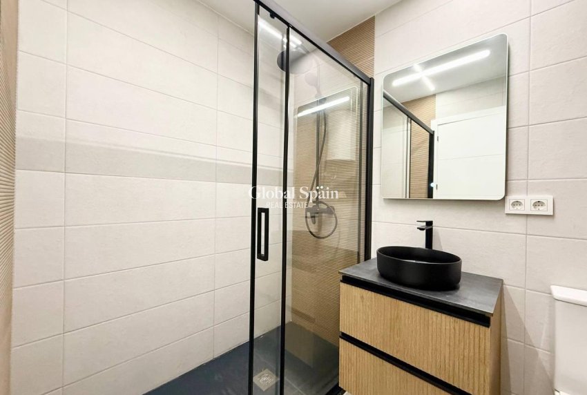 Revente - APPARTEMENT -
TORREVIEJA - Playa del Cura
