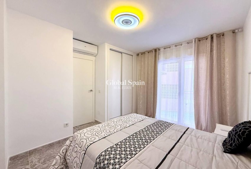 Revente - APPARTEMENT -
TORREVIEJA - Playa del Cura