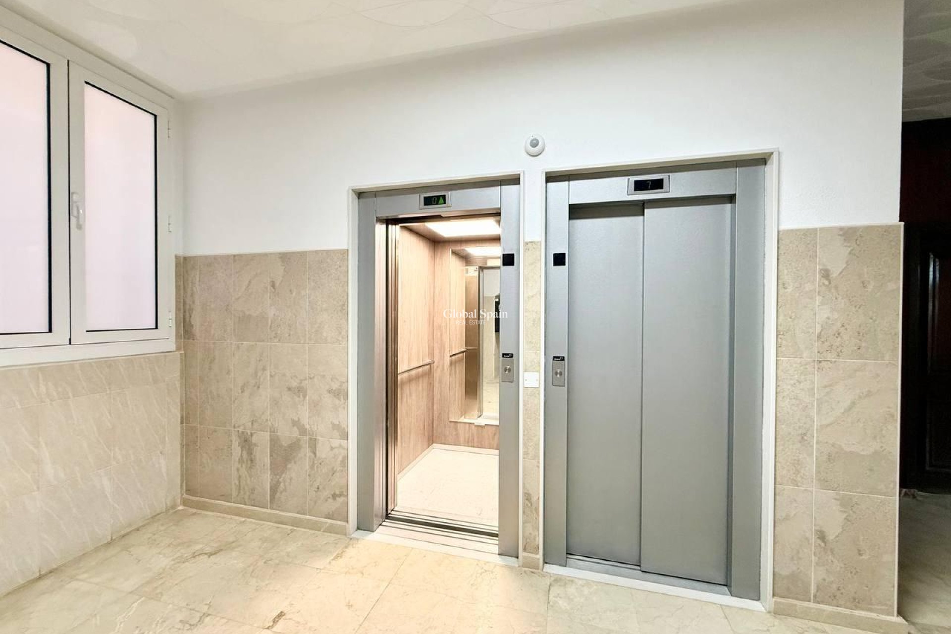 Revente - APPARTEMENT -
TORREVIEJA - Playa del Cura