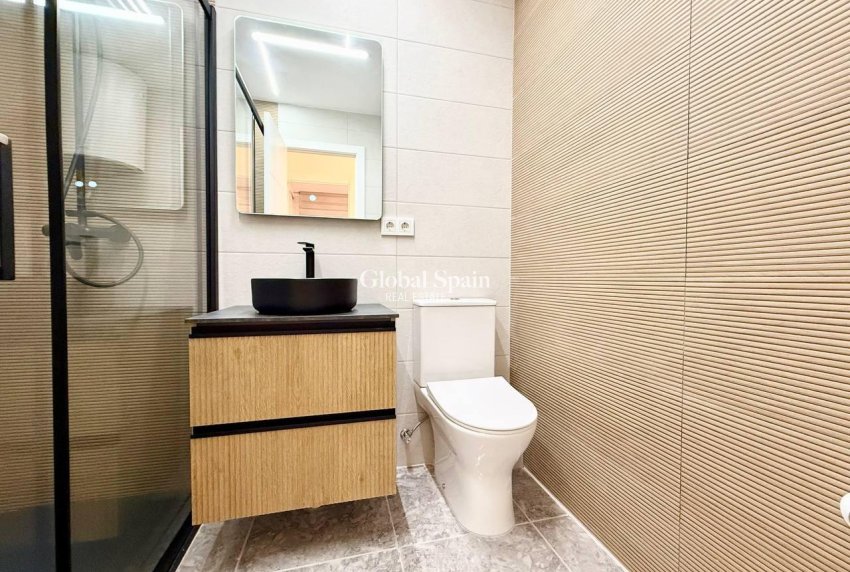 Revente - APPARTEMENT -
TORREVIEJA - Playa del Cura