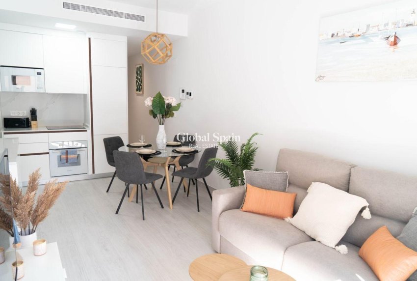 Revente - Appartement -
TORREVIEJA - Playa del cura