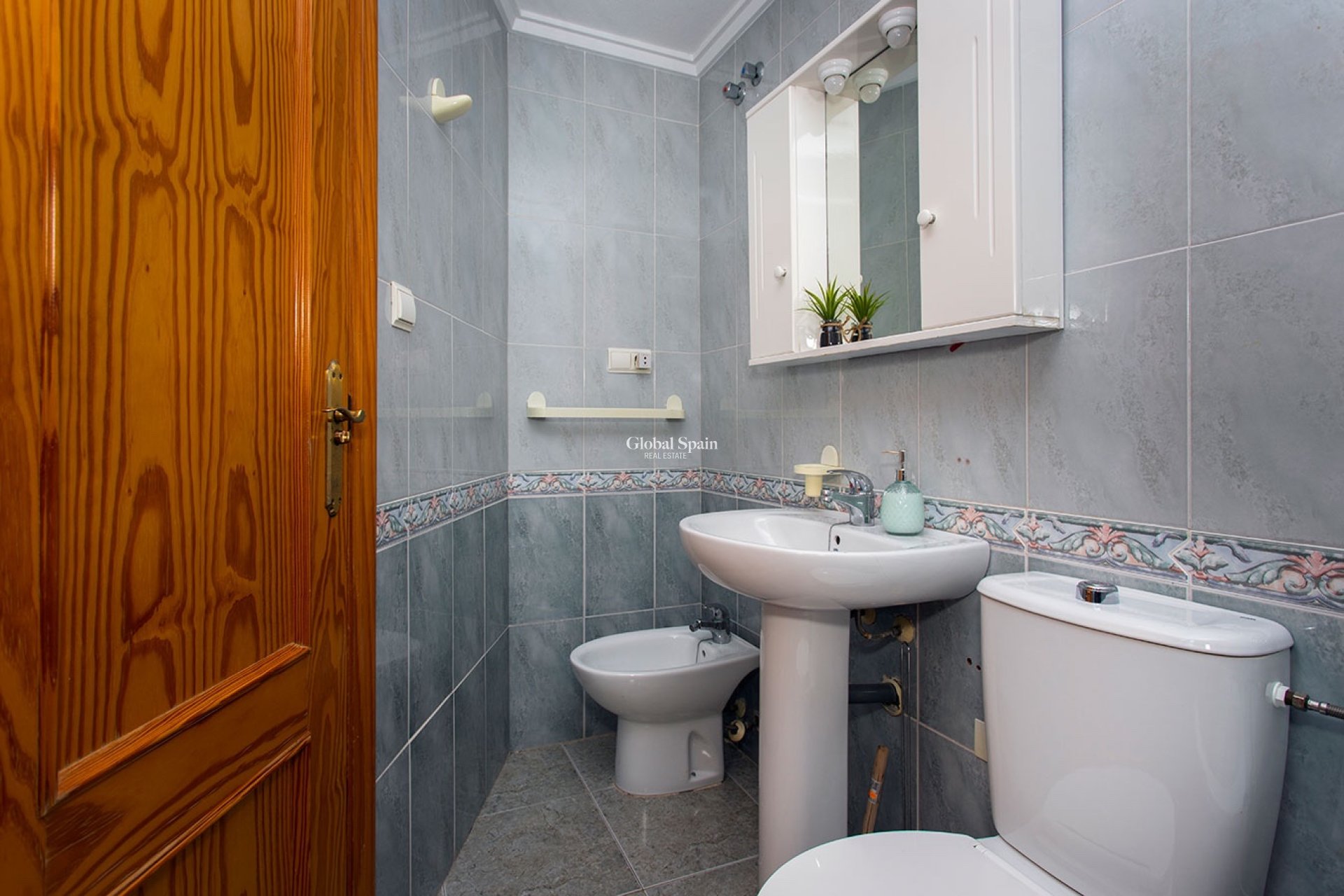 Revente - APPARTEMENT -
TORREVIEJA - Playa Los Locos