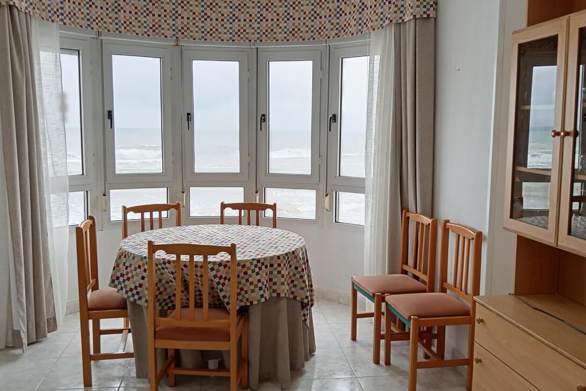 Revente - APPARTEMENT -
TORREVIEJA - PLAYA LOS LOCOS