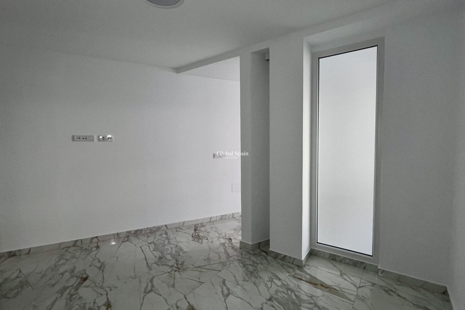 Revente - APPARTEMENT -
TORREVIEJA - PLAYA LOS LOCOS