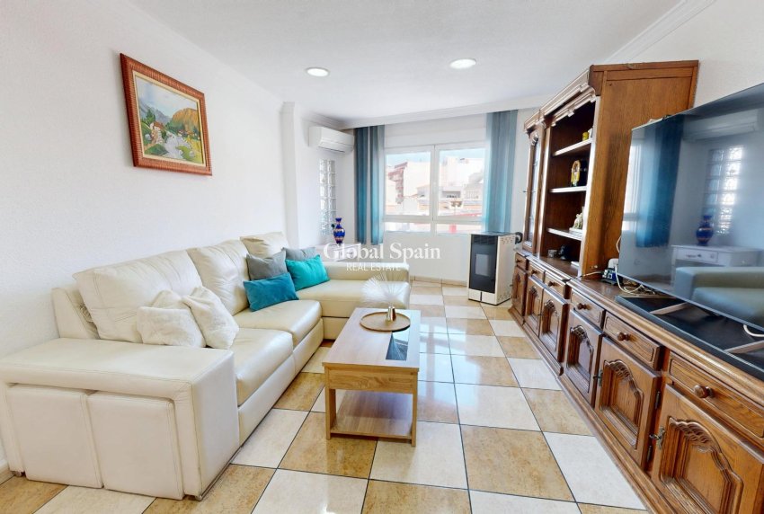 Revente - APPARTEMENT -
TORREVIEJA - Puerto Deportivo Marina Salinas