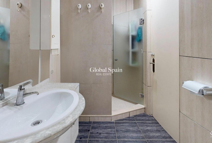 Revente - APPARTEMENT -
TORREVIEJA - Puerto Deportivo Marina Salinas