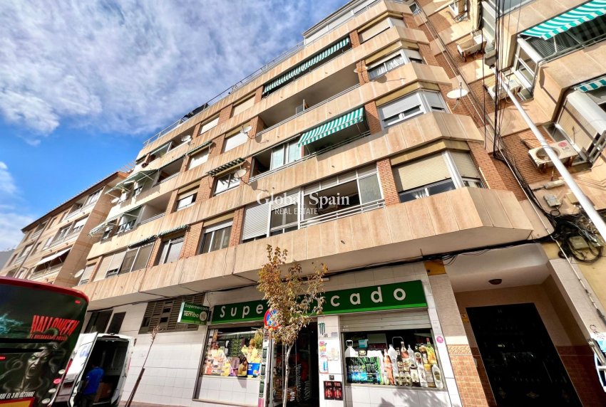 Revente - APPARTEMENT -
TORREVIEJA - Puerto Deportivo