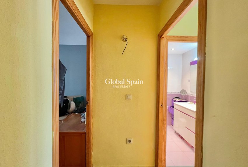 Revente - APPARTEMENT -
TORREVIEJA - Puerto Deportivo