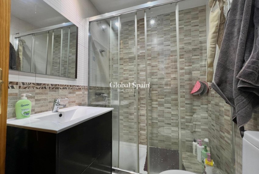 Revente - APPARTEMENT -
TORREVIEJA - Puerto Deportivo