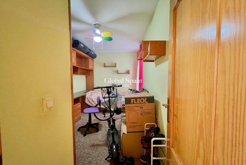 Revente - APPARTEMENT -
TORREVIEJA - Puerto Deportivo