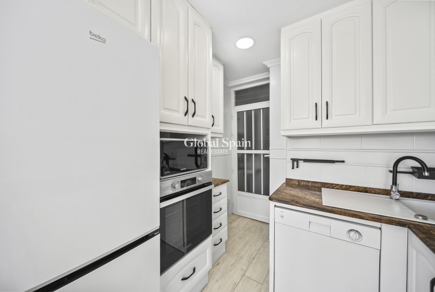 Revente - Appartement -
TORREVIEJA - Puerto