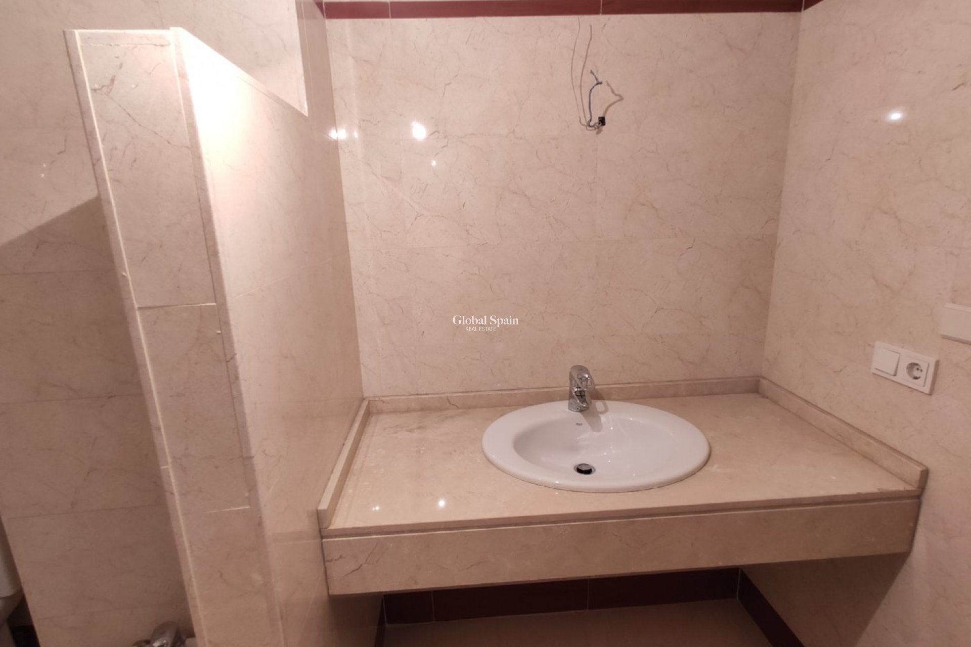 Revente - APPARTEMENT -
TORREVIEJA - Puerto