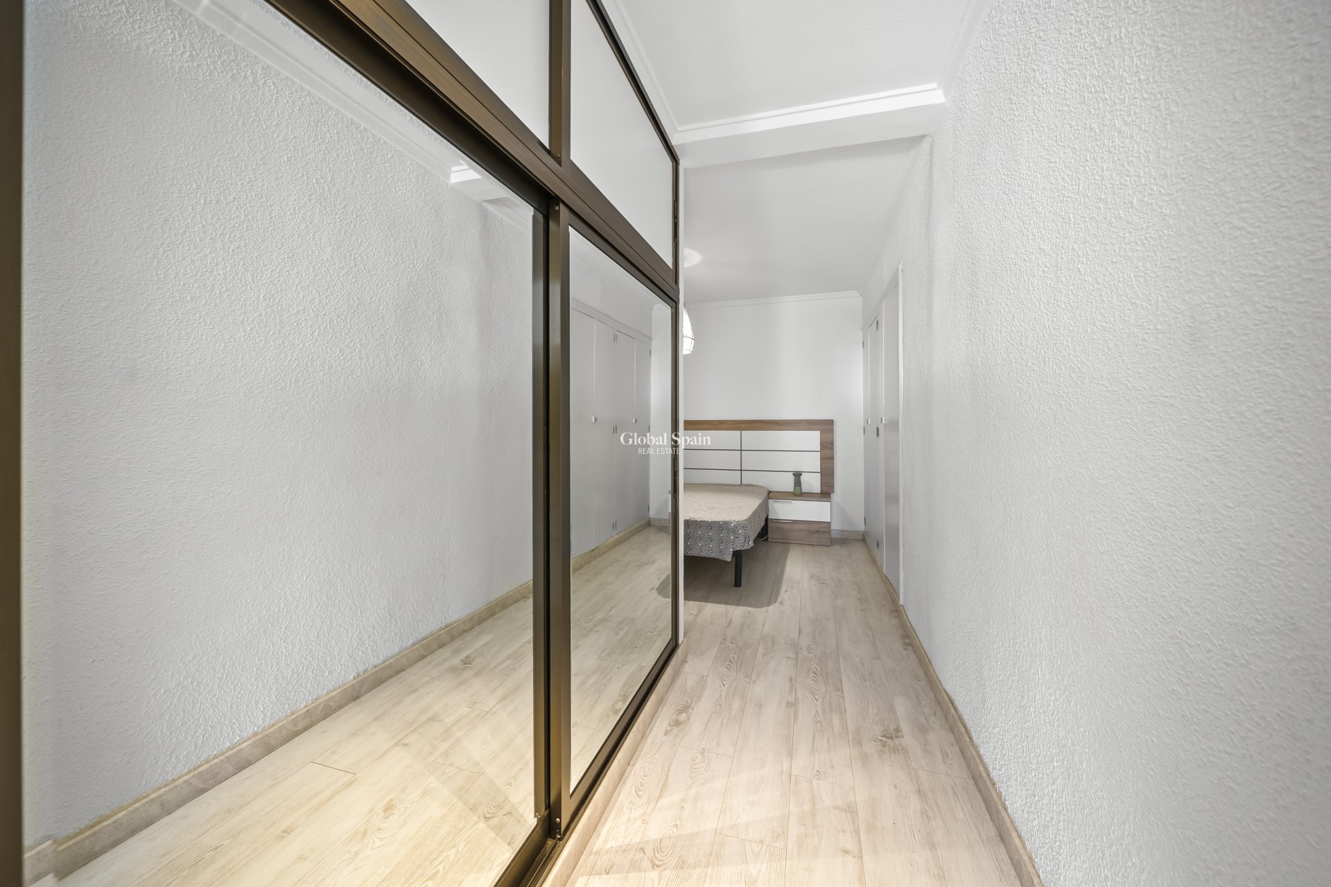 Revente - APPARTEMENT -
TORREVIEJA - Puerto