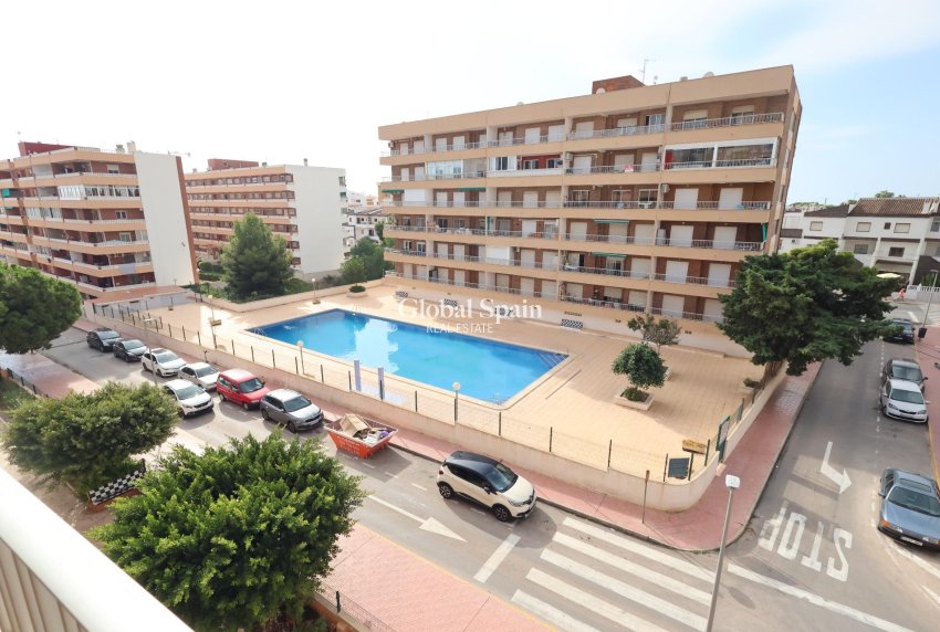 Revente - Appartement -
TORREVIEJA - Punta prima