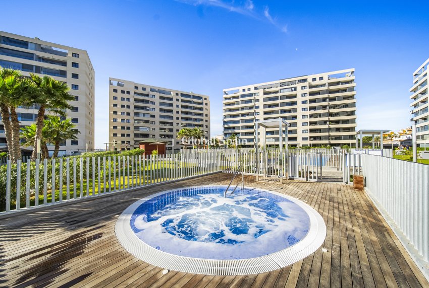 Revente - Appartement -
TORREVIEJA - Punta prima