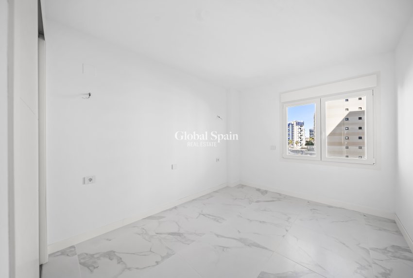 Revente - Appartement -
TORREVIEJA - Punta prima